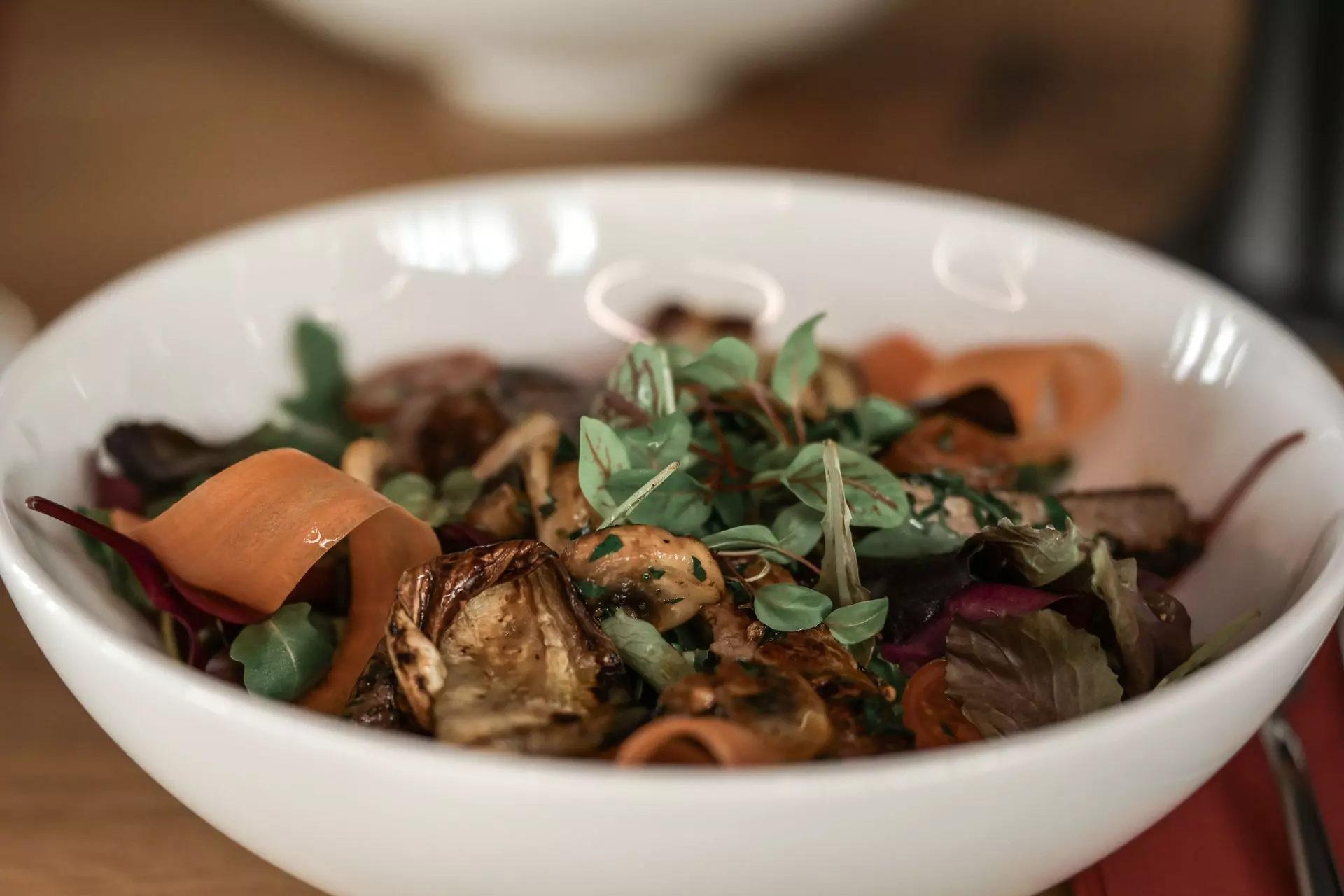 Salat mit Roastbeef und Grillgemüse